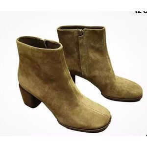 Vince Cypress Maggie Booties in Olive Green Suede NWOB Size 36 or US 6 Medium